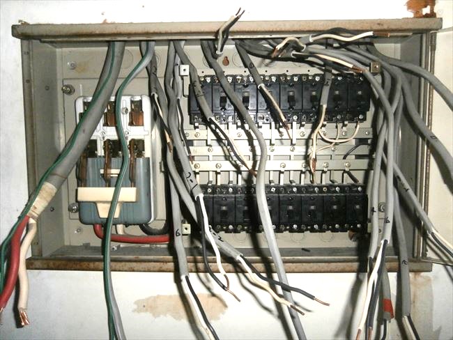 分電盤送り電線切り離し