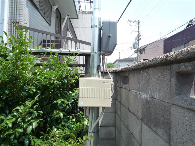 引込みポール(メーターマスト)の建柱