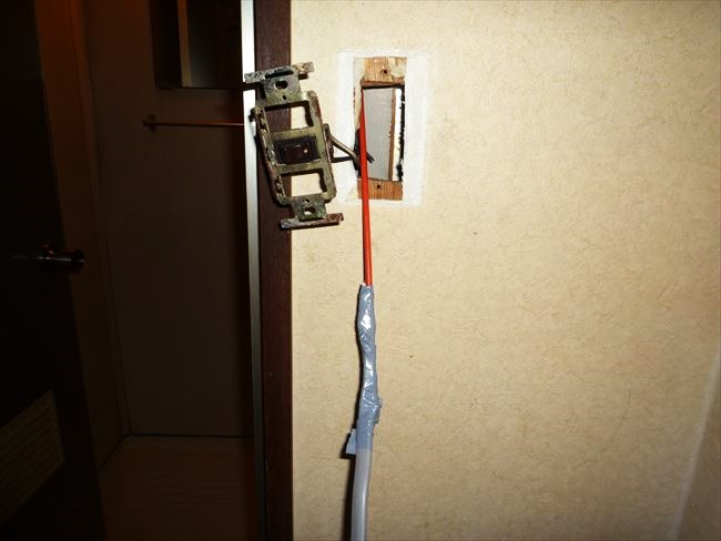 スイッチ電線を入線