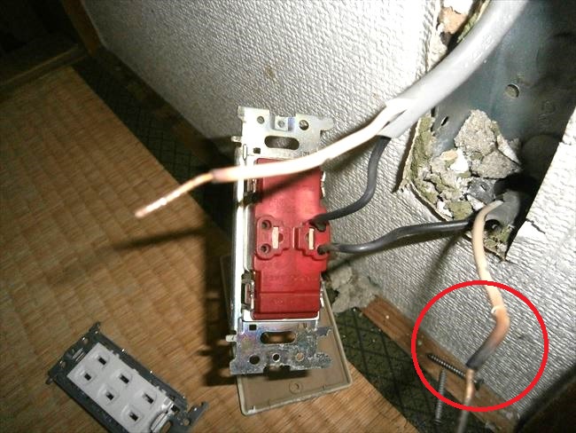 コンセント電源電線の焼け