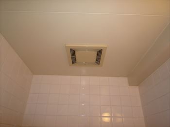 【大阪市東成区】2部屋用FY24BPK浴室/トイレ換気扇交換工事