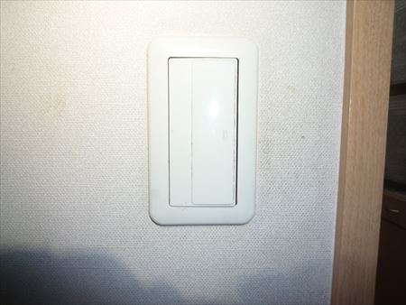 キッチン照明ワイドスイッチWT5001交換修理【堺市南区】
