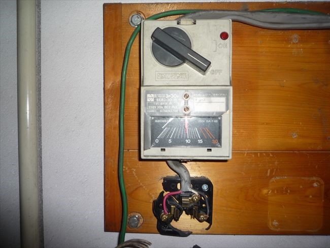 フォークリフト充電200Vコンセント交換修理｜東大阪市加納