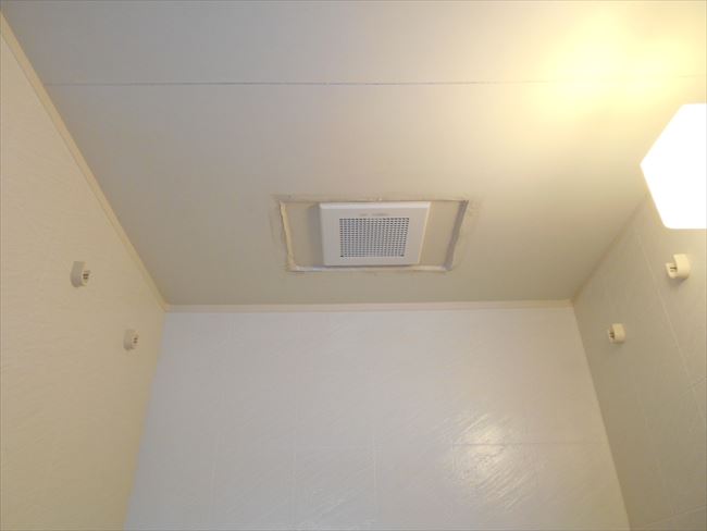 浴室暖房換気乾燥機から天井埋込換気扇に交換後