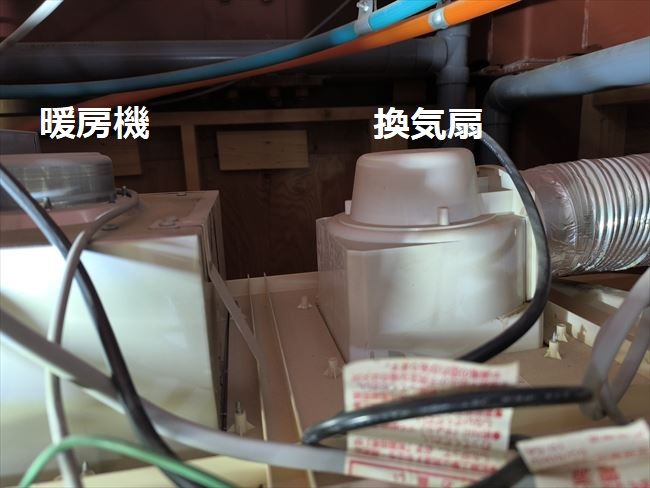 INAX浴室暖房UH-2A＋換気扇UF-23A（天井裏取付け配置）