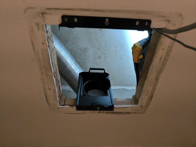 ダクト接続くち取付け