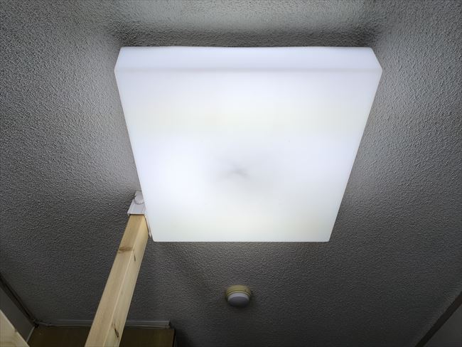 蛍光灯型直付照明器具