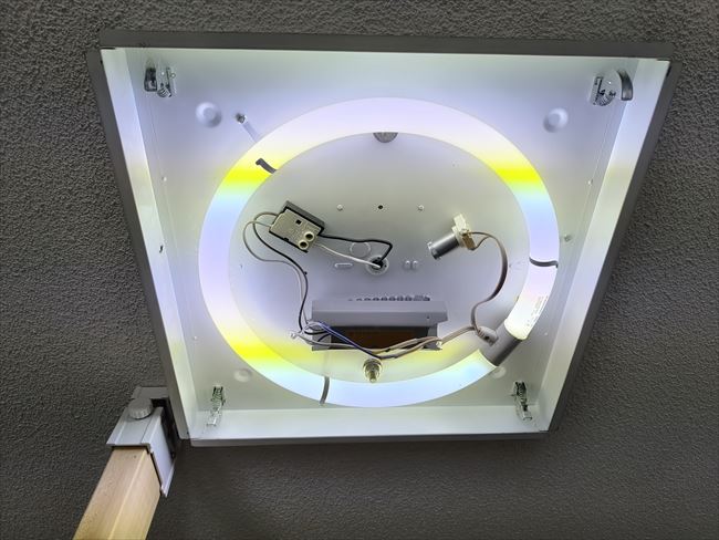 丸形蛍光灯直付照明器具