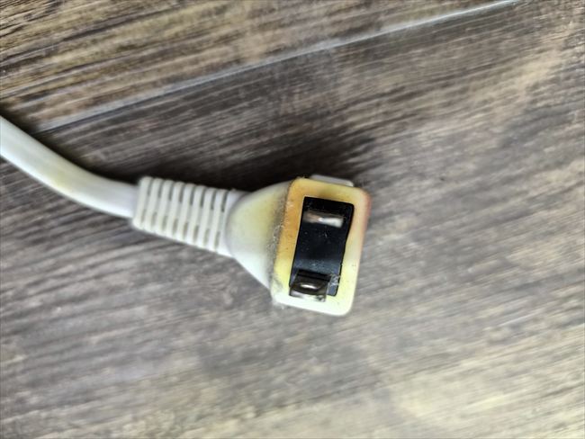 電源プラグの損傷