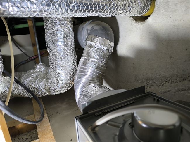 VEパイプにアルミダクト接続