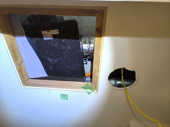 三菱 V-18ZMC6中間取付ダクト用換気扇脱衣所点検口付近に移動