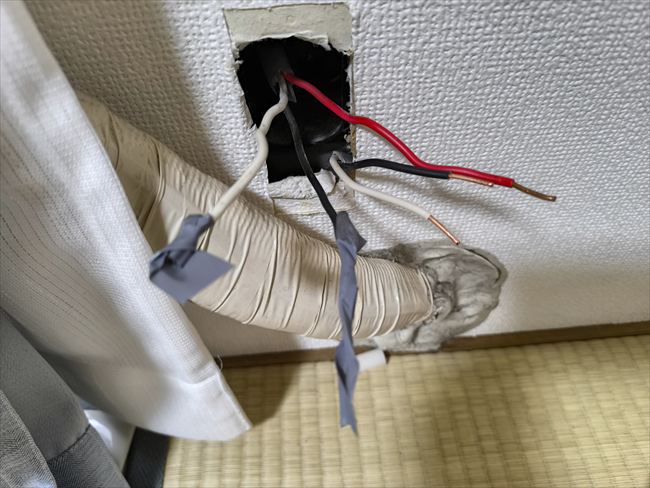 電源線引き出し