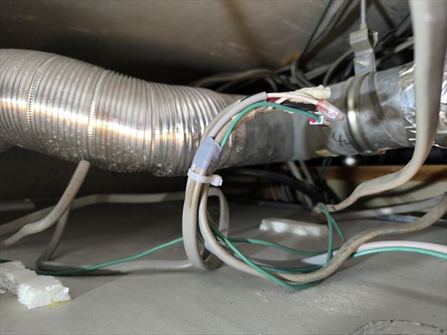 電源線を整線