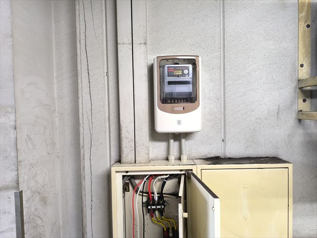 積算電力計単相三線30Aメーター取付け