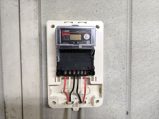 積算電力計単相三線30Aに電線を接続